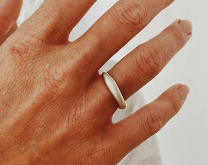 Flow silver ring