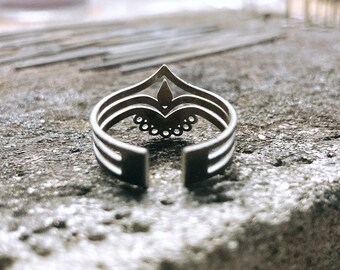 Roman adjustable silver ring