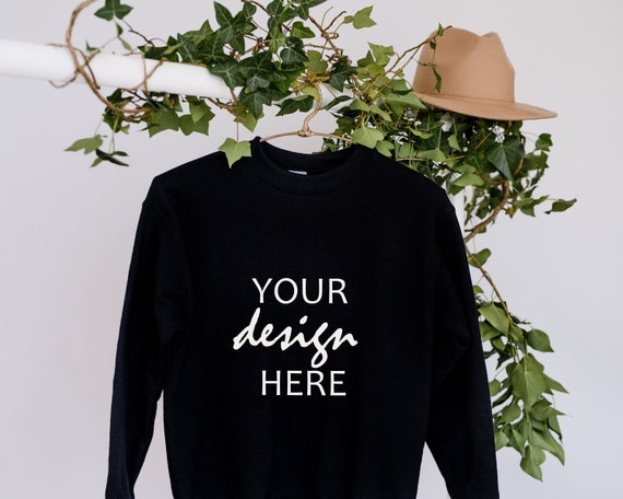 Schwarzer Sweater Mockup Gildan 18000 Mockup Gildan SchwarzEr Sweatshirt Mockup Stock Fotografie SVG Mockup JPG Digitaler Download Etsy