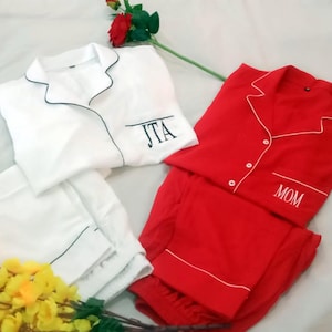 Rayon Red  pajamas set Bridesmaid Pajamas, Bridesmaid PJs, Bridesmaid Gifts,Bridal Pjs,Rayon Pajamas, Honeymoon Pajamas, BridesmaidProposal