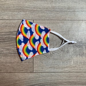 Máscara facial lavable con patrón de arco iris, Reino Unido, NHS