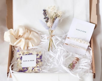 Lilac Wedding Gifts | Mini Bridesmaid Proposal Gift Box | Letterbox Gift for her Bridal Party  | Dried Flowers, Pear clips & Hair Scrunchie