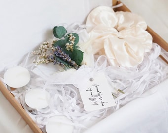 Bridesmaid Proposal Gift Box | Maid of Honour Wedding Gifts | Bridal Party Wedding Letterbox Gift | Wedding Dried Flower Bouquet Gift