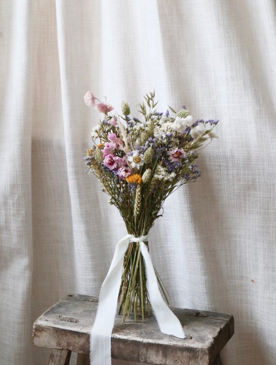 Spring Dried Flower Bouquet with Dried Daisies | Dried Floral Arrangement | Spring Wedding Flowers | Rustic Spring Home decor | April