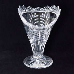 Heavy crystal vase. image 4