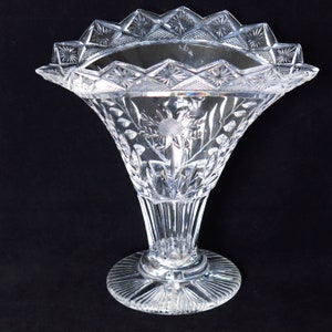 Heavy crystal vase. image 1
