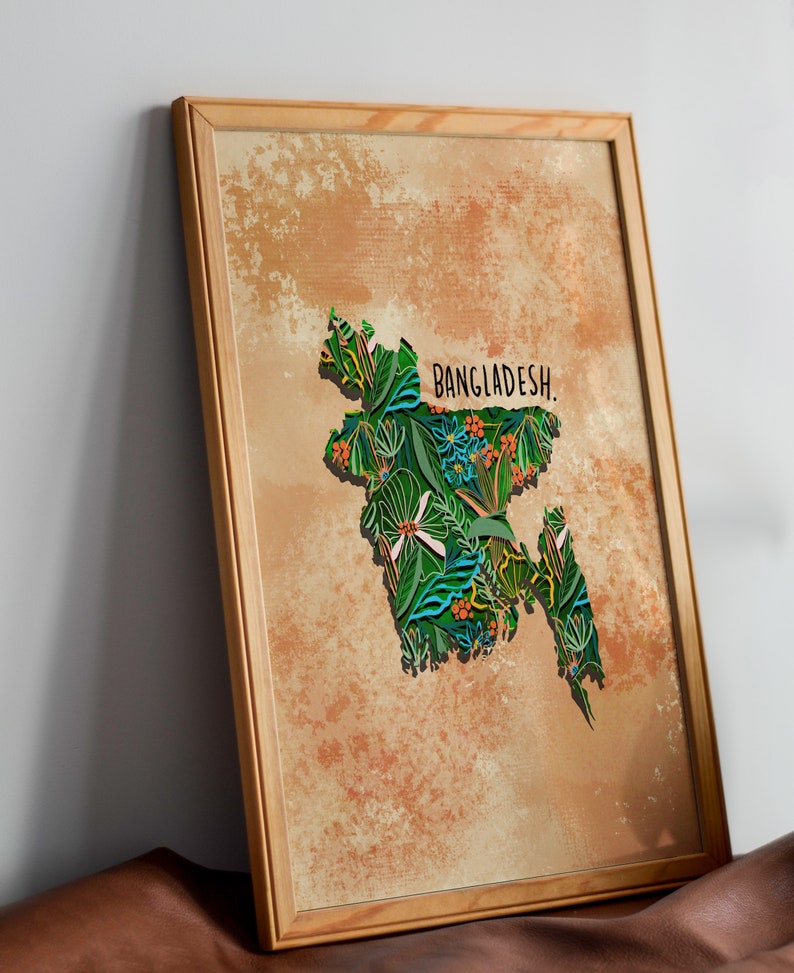 Puede incluir: Una impresi&oacute;n enmarcada de un mapa de Bangladesh, con un dise&ntilde;o floral verde, azul y naranja. El texto "BANGLADESH." est&aacute; impreso en negro en la parte superior del mapa.