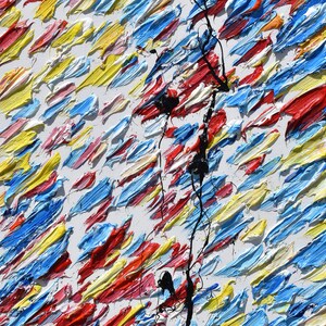 Pu&ograve; includere: Dipinto astratto con pennellate spesse in blu, giallo, rosso e rosa su uno sfondo bianco. Il dipinto presenta una linea nera che corre verticalmente al centro.