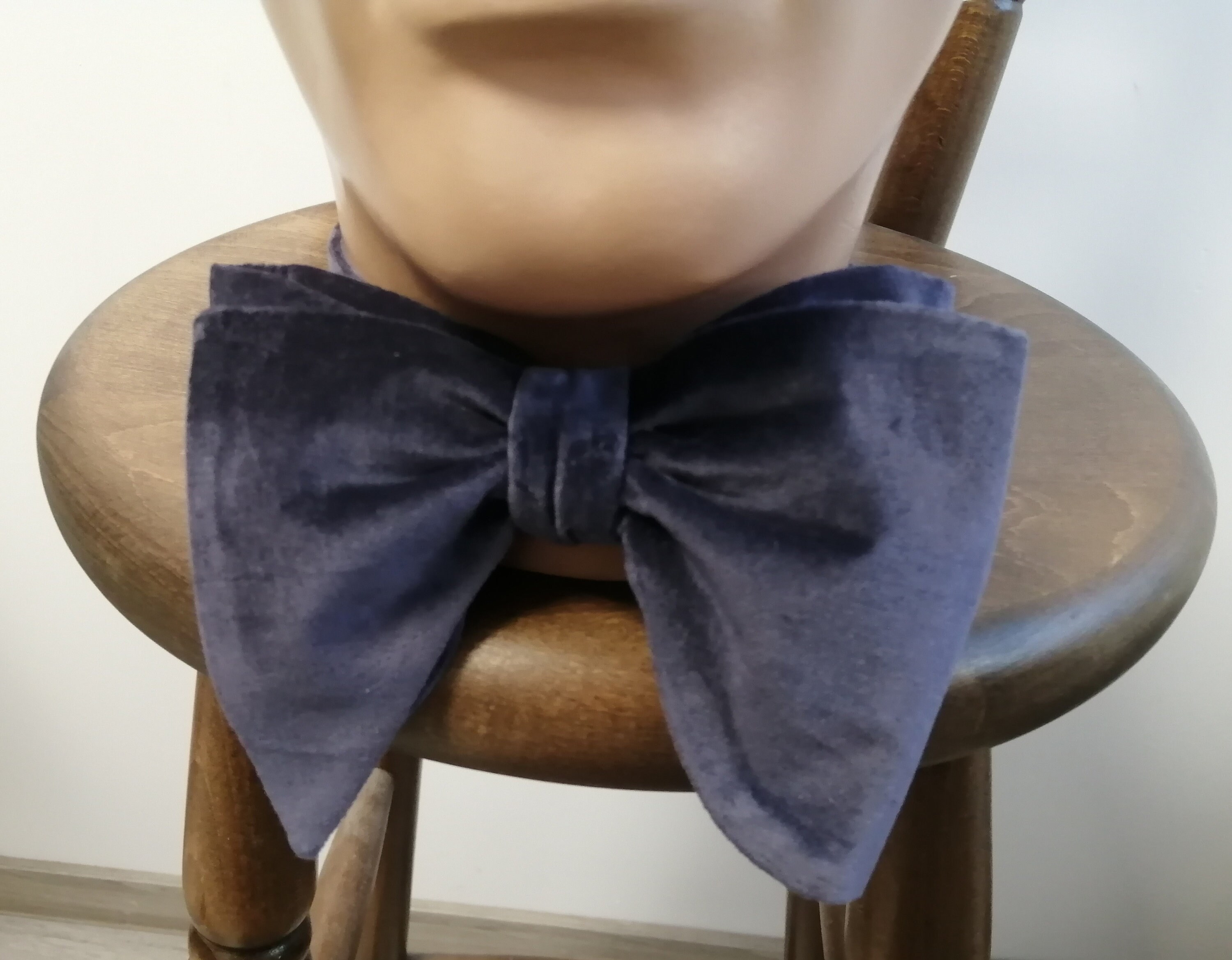 airplane bow tie