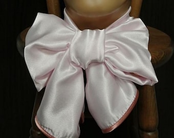 Pañuelo de ópera Ascot de satén blanco, bufanda dandy de la corte real, pañuelo victoriano para el cuello