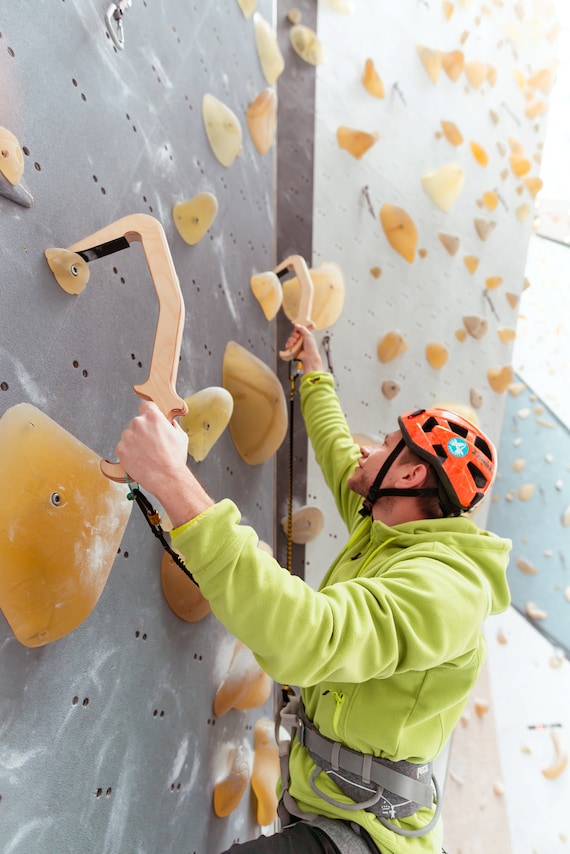 Entraînement escalade : comment mieux tenir les pinces ?