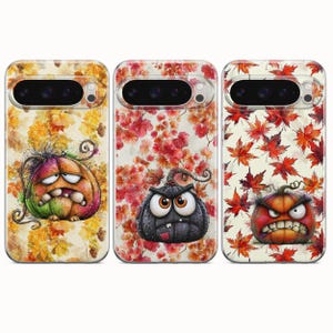 Könnte beinhalten: Drei Smartphone-Hüllen mit Cartoon-Kürbisfiguren mit ausdrucksstarken Gesichtern. Die erste Hülle zeigt gelbe und orangefarbene Herbstblätter, die zweite rote und orangefarbene Blätter und die dritte ein Muster aus roten Ahornblättern auf Weiß.