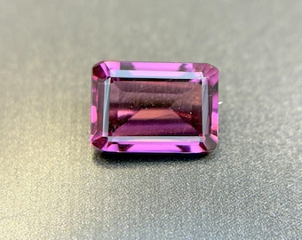 1,18 ct, RARE TROUVER !! Rhodolite, grenat violet de qualité AAA, taille émeraude facettée, qualité gemme