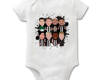 Newcastle Utd 2024-25 Printed Baby Grow Baby Vest Howe Pope etc Toon Army Great Gift Choice Of 3 Sizes