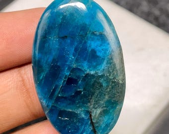 Gema de Moroxita Azul (Apatita Azul) de Alta Qualidade, Formato Oval Cabochão, 38x23x6 mm, 52 quilates, Linda Gema Cabochão para Confecção de Joias, #A-4642