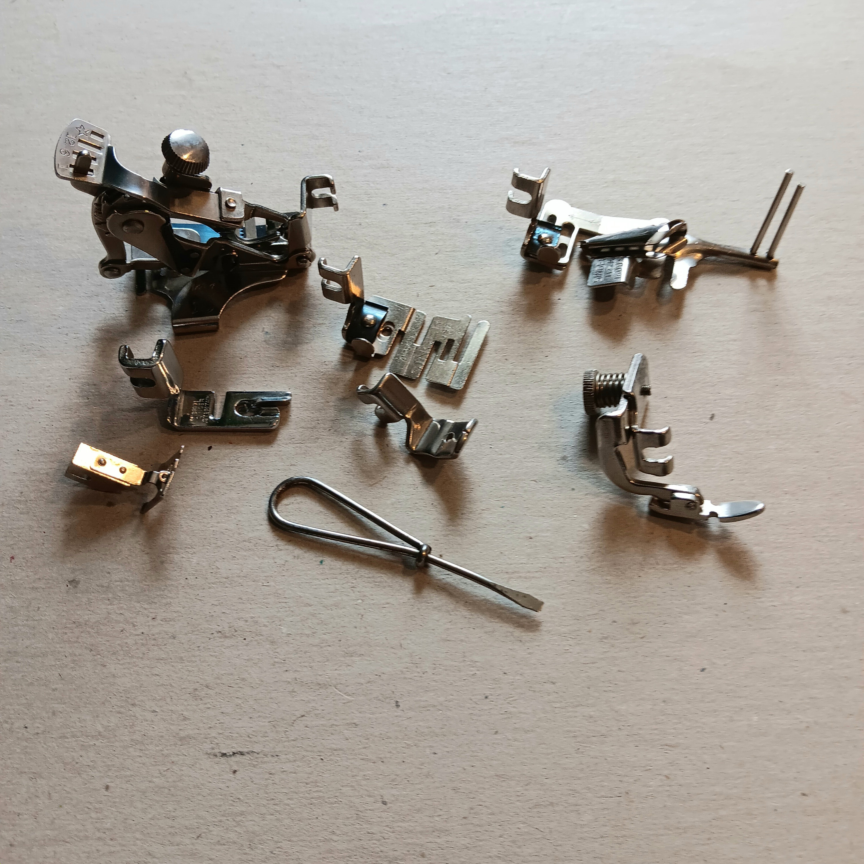Singer knee lever sewing machines