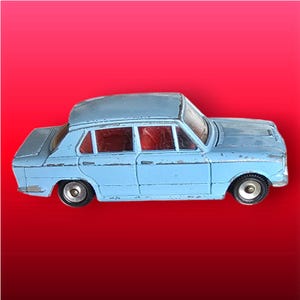 Dinky Toys 3.6” TRIUMPH 1300 SALOON No:162 Diecast Vintage Car Blue MECCANO Rari giocattoli da collezione, cimeli, rari da trovare realizzati in Inghilterra