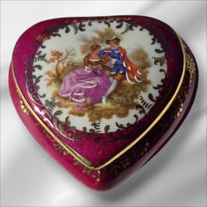 Limoges France Fragonard 22k Porcelain Trinket Box Courting Couple ,Vintage