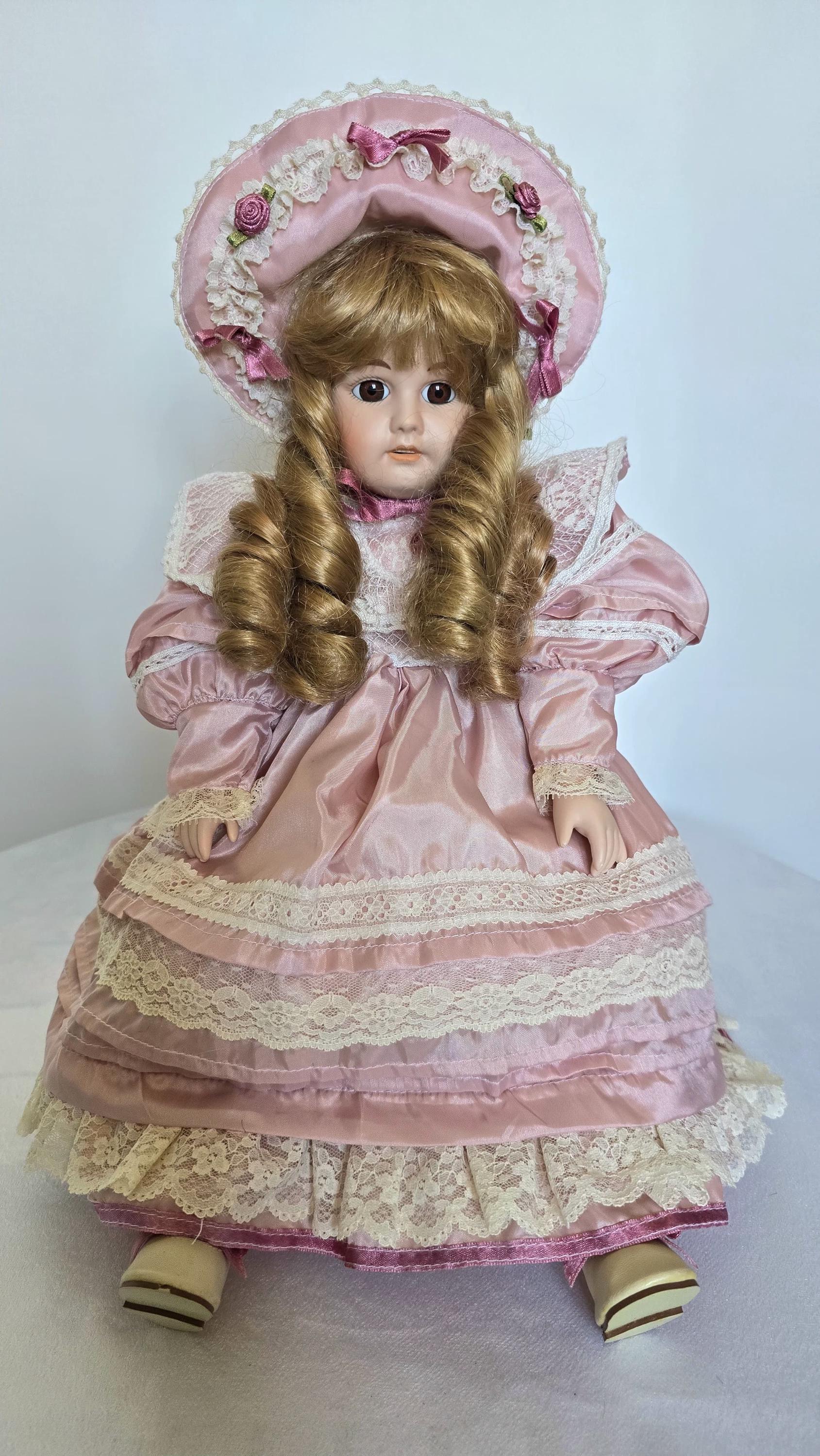 Poupée Mundia - Tête En Biscuit Porcelaine - Années 80/90 - Fait Main - France