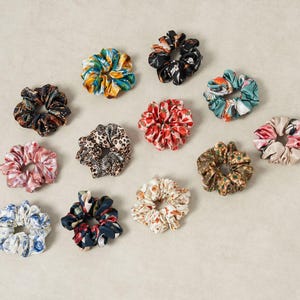 Seidenscrunchie,  Damen Haargummi aus 100% seide, Scrunchie Gummiband, glänzend, handgemacht, Haarschutz, Maulbeerseidem, scrunchies