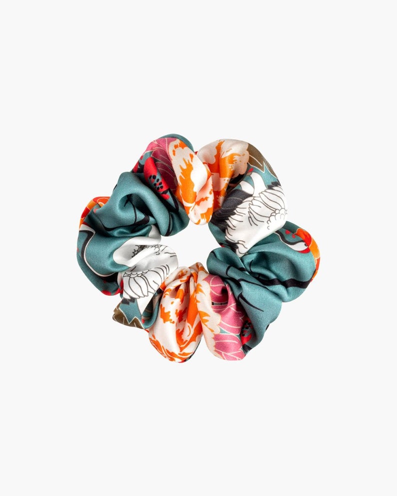 Seidenscrunchie, Damen Haargummi, Scrunchie Gummiband, 10 cm breit, glänzend, handgemacht, Haarschutz, Maulbeerseide, Anti-Spliss, tokio blumen