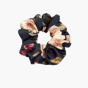 Seidenscrunchie, Damen Haargummi, Scrunchie Gummiband, 10 cm breit, glänzend, handgemacht, Haarschutz, Maulbeerseide, Anti-Spliss, felice blumen