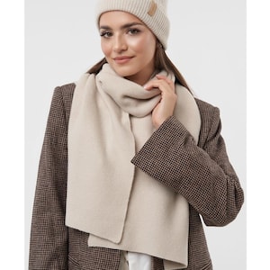 Luxurious Cashmere Scarf with Magnetic Closure - Soft, Warm & Stylish Winter Accessory, women scarf, winter scarf, warm scarf, knitted scarf