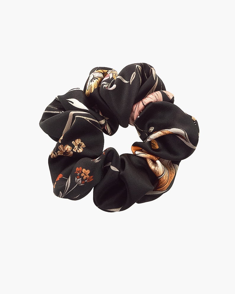 Seidenscrunchie, Damen Haargummi, Scrunchie Gummiband, 10 cm breit, glänzend, handgemacht, Haarschutz, Maulbeerseide, Anti-Spliss, schwarz blumen