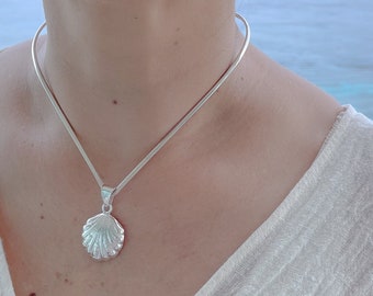 Sterling Silver Shell Pendant, Ocean Jewelry, Large Scallop Shell Pendant, Crustaceancore Jewelry, Beach Jewelry, Mermaidcore Jewelry