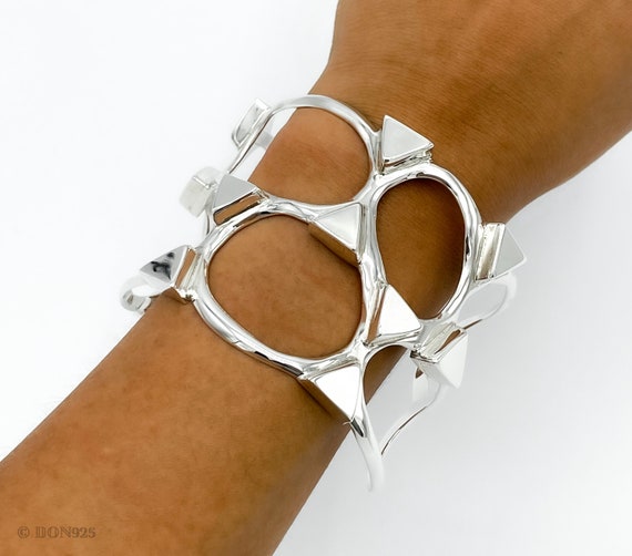 Bangle Bracelet Sterling Silver with Geometric Triangle Design Bangle Bracelet Sterling Silver with Geometric Triangle Design