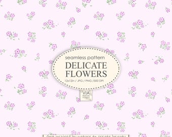 Puede incluir: Un patrón sin costuras con delicadas flores moradas sobre un fondo rosa claro. El patrón mide 30,5 cm por 30,5 cm y está disponible en formatos JPG y PNG a 300 DPI. El texto "seamless pattern DELICATE FLOWERS 12x12in / JPG / PNG / 300 DPI VIA Nature Patterns Get inspired by nature to create beauty" está incluido en la imagen.