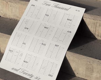 Calendario da parete annuale 2026 a colpo d'occhio (download immediato di Canva)