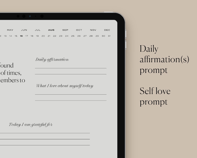 Pu&ograve; includere: Un planner digitale con un calendario, prompt di affermazioni quotidiane e una sezione per la scrittura di un diario di gratitudine. Il calendario mostra i mesi da maggio a dicembre.