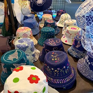 Broderie faite à la main GRANDS chapeaux d'été Cousu à la main, tissé image 5