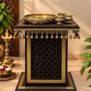 Luxe massief teakhouten mandirische standaard met messing bellen | Handgemaakte houten chowki voor thuistempel | Hindoe-pujastandaard | Premium spiritueel decor