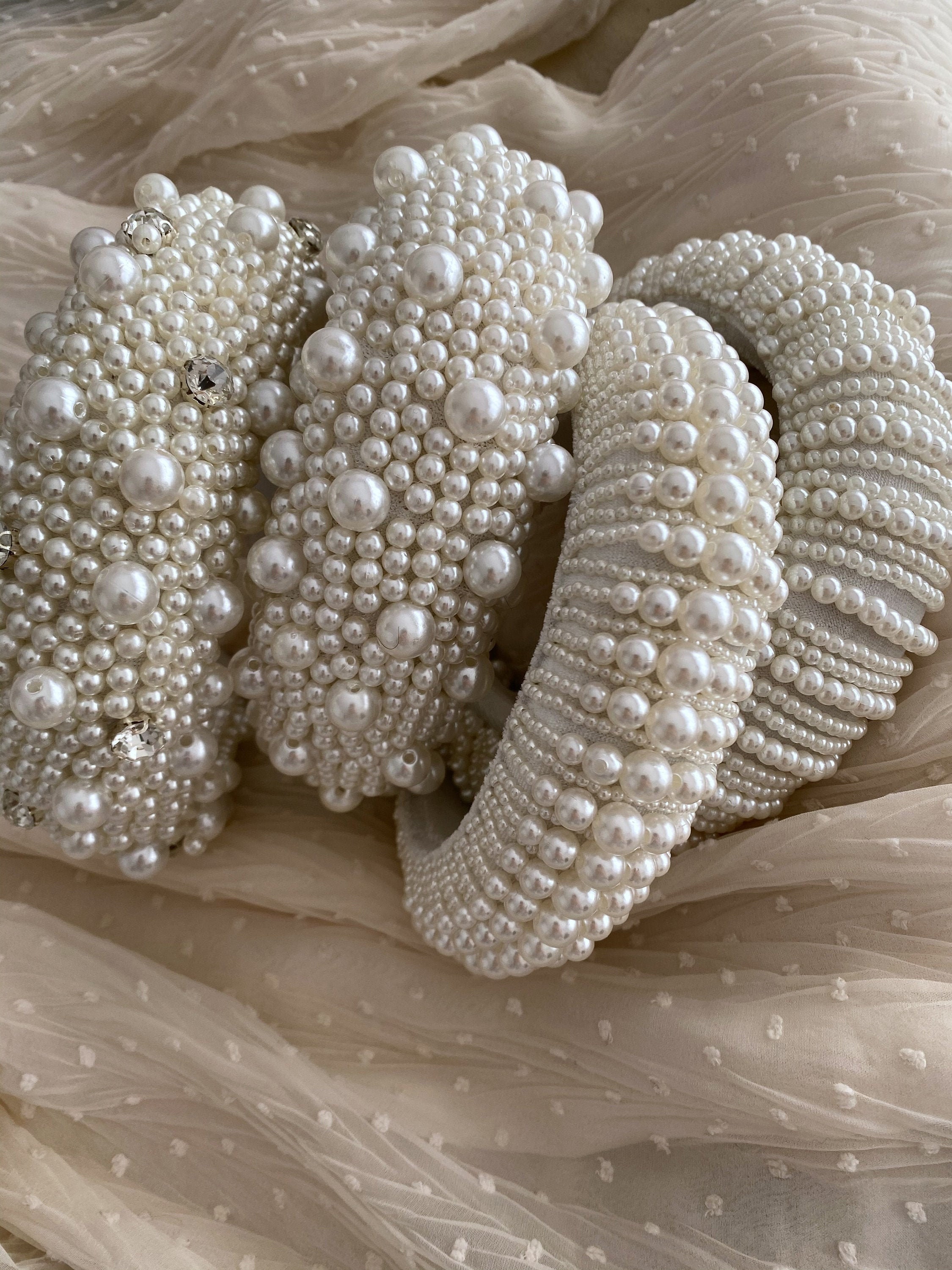Cuizhiyu 3 Pack Pearl Headbands White Faux Pearls Gold Hairbands Bridal  Hair Hoop Wedding Hair Accessories for Women Girls (Pearl)…