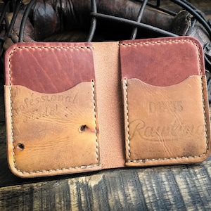 Cartera plegable vertical de cuero reciclado con forma de guante de béisbol, billetera minimalista, hecha a mano, cuero Horween, regalo de béisbol