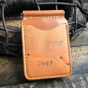 Billetera con clip para billetes de cuero reciclado con forma de guante de béisbol, billetera minimalista, hecha a mano, tarjetero con clip para billetes