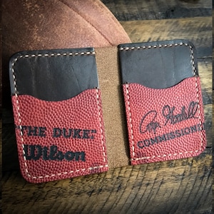 Cartera vertical de doble pliegue de cuero de fútbol vintage reutilizada, billetera minimalista, hecha a mano, cuero Horween