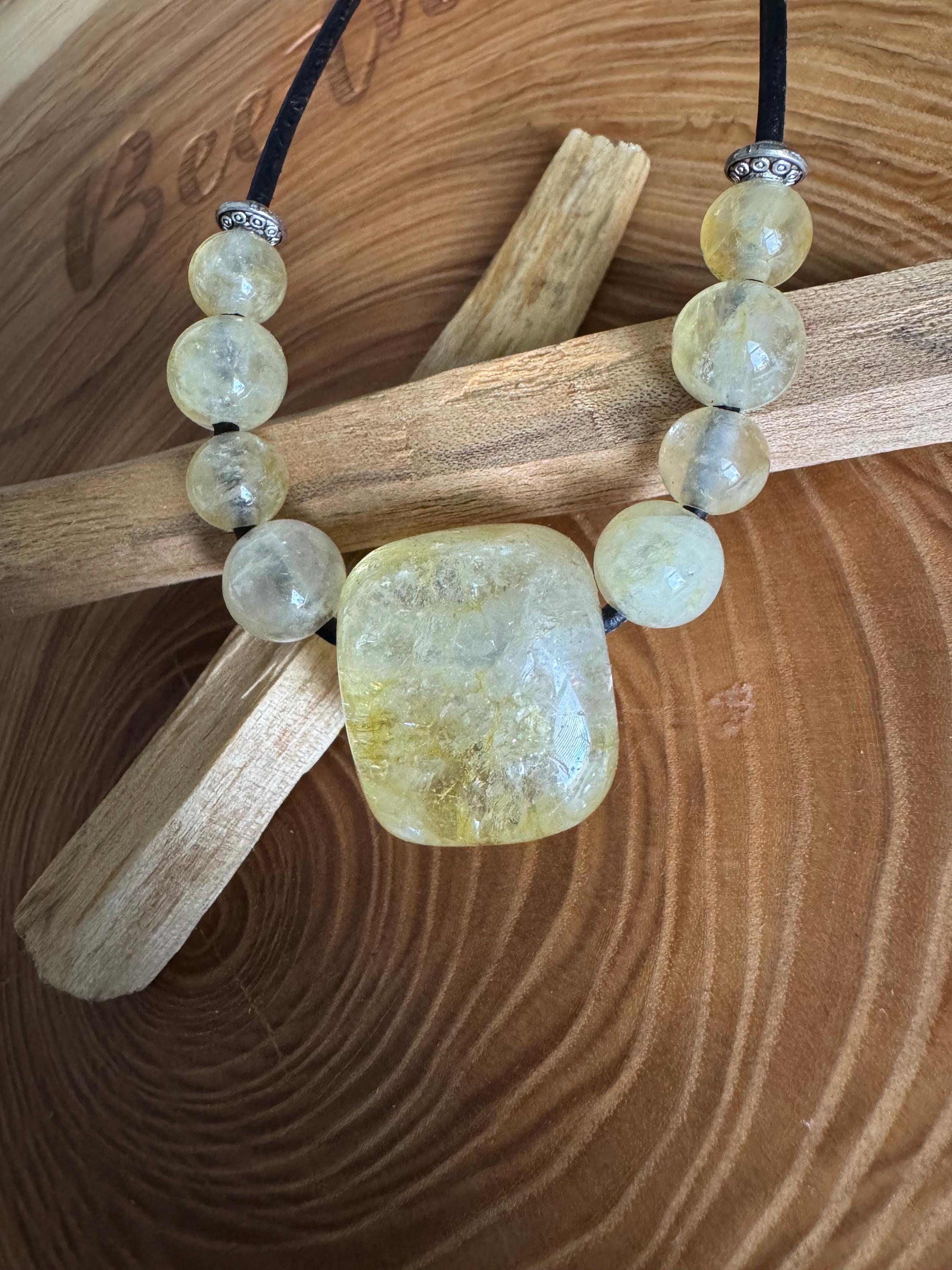 ［すぐにお届け］CHLOE Leather citrine necklace Small_Mia_Unique_Necklace_with