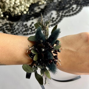 Black wedding bracelet Gothic corsage Bridesmaid wedding bracelet Natural flower bracelet Dried flowers wrist corsage Black girl bracelet