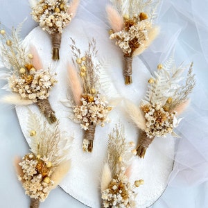 Rustikaler Boutonniere Boho Trockenblumenstrauß Weißes Knopfloch Hochzeit boho Bouquet Tischdekor Boutonniere Wiese Bräutigams Accessoires