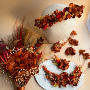 Terracotta Bridal accessories Dried flower crown Flower wreath Bridal bouquet Rust wedding headpiece Orange bridal pins Boutonnière Boho