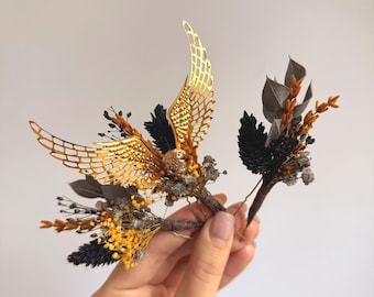 Gold snitch hair piece Black gold hair clips Dried flower hair piece Magical gold wings hair comb Gothic Boutonniere HP Wizard Herry Petter