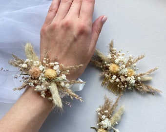 Boho headpiece Dried flower hairComb Flower bracelet Bohemien hair accessory Rustic floral headpiece Bridal hair piece Boho Boutanniere