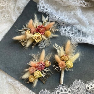 Dried flower hair comb Ivory dried flower boutonniere Wedding foral comb Bridal flower hair piece Boho wedding hair accessory Rose hair pins