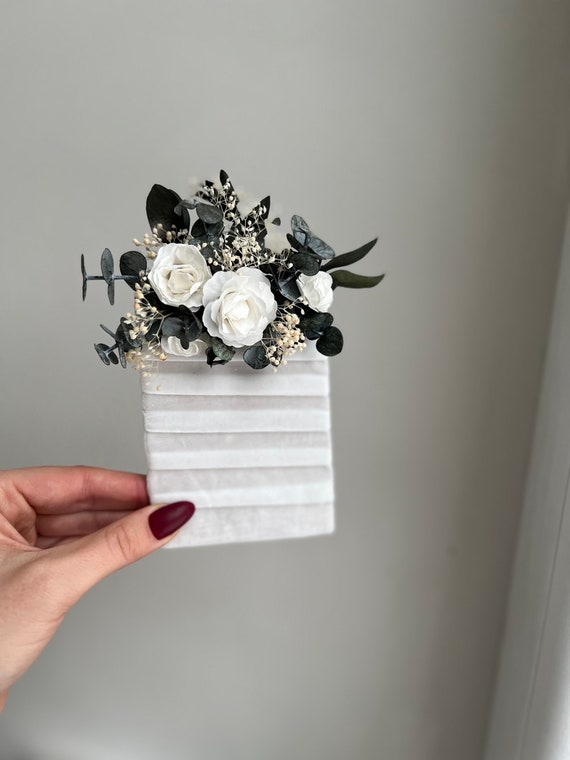 Greenery pocket boutonniere,Groomsmen,Greenery wedding,Groom's accessories,Rustic boutonnieres,White boutonnieres,Baby's breath Buttonhole