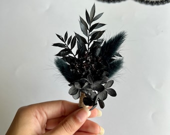 Black Gothic Wedding boutonniere Dried flower goth Grooms buttonhole Halloween wedding mini bouquet Boho boutonniere Winter black wedding