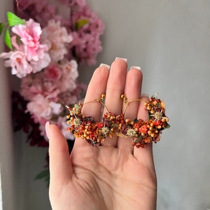 Terrakotta Hochzeit Brautohrringe Getrocknete Blumenohrringe Herbst-Ohrringe Brautjungfer Ohrringe Goldblumenohrringe Blumenmädchen-Ohrringe