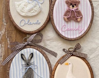 Telaio da ricamo personalizzato con animali in feltro / Decorazione per cameretta fatta a mano